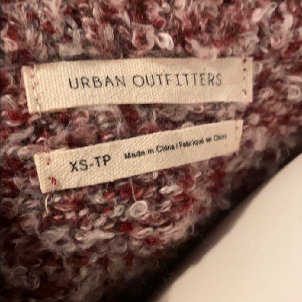 Urban Outfitters UO Oversized Fuzzy V-Neck Side Slit Sweater XS - Picture 9 of 10